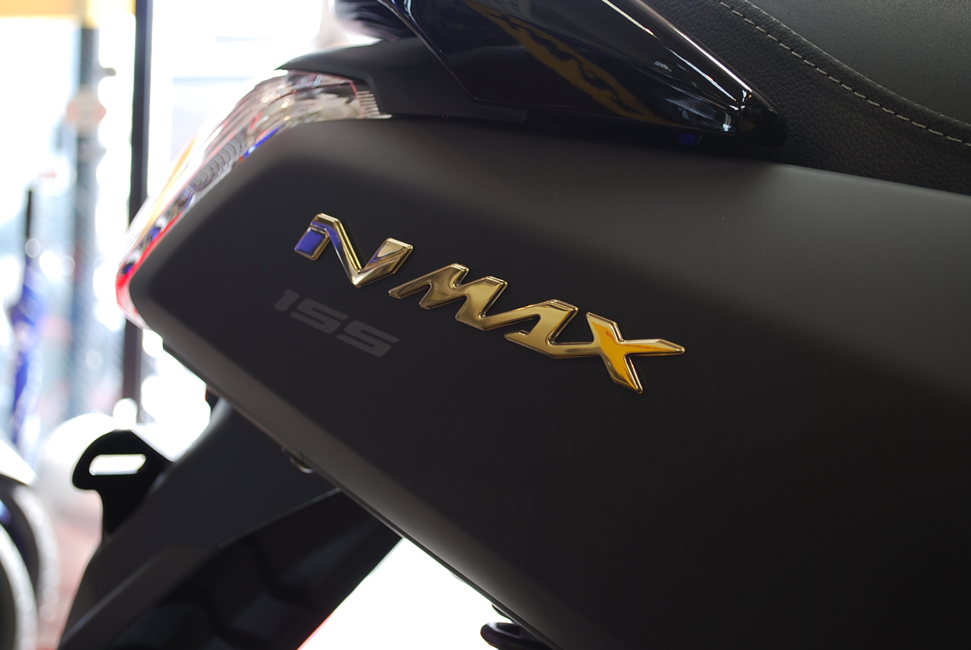 4thシグ　中古　kuma NMAX155　つや消し黒 024